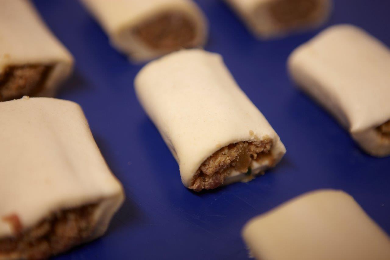 Unbaked Mini Sausage Rolls (6pcs)